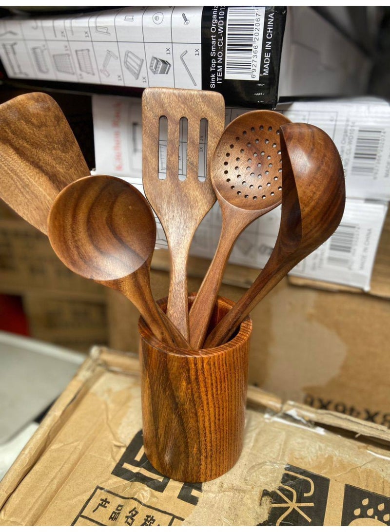 7-in-1 Natural Wood Serving Set - Safe for Teflon and Ceramic Cookware (Scratch-Resistant) Durable and durable for everyday use. Easy to clean and use. Elegant design adds a touch of sophistication to your kitchen. The set includes a flat stirring spoon, a soup spoon, a straining spoon, a serving/salad spoon, wooden serving spoons, and a wooden utensil holder. - Image 4